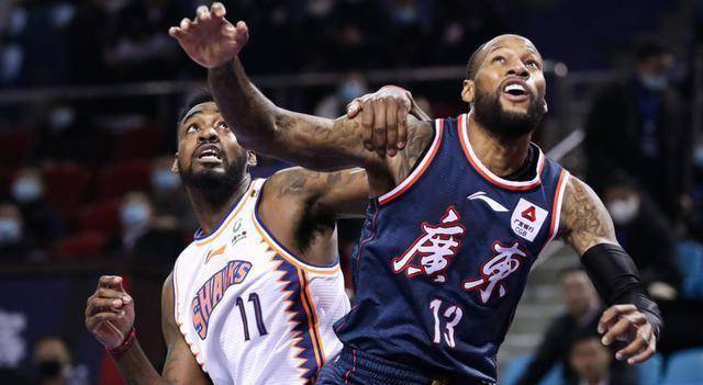 爱游戏课程-广东队遭遇不利局面，成为焦点话题