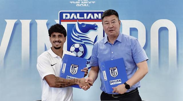 爱游戏网页版入口-包含纵情足球！大连人与泰山队角逐擂台之争的词条