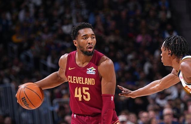 澳洲篮球巅峰对决,球星争夺荣耀 澳洲篮球巅峰对决,球星争夺荣耀