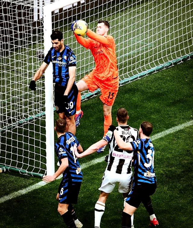 爱游戏官方登录入口-包含门将表现出色，关键时刻挽救球队的词条