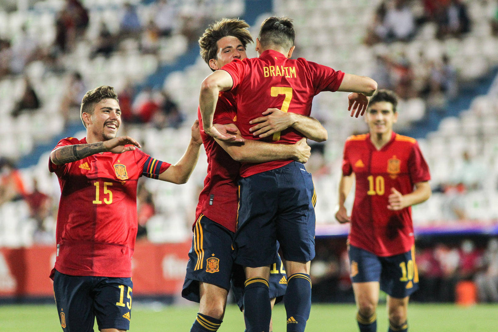 爱游戏在线登录-西班牙急需胜利，欧国联淘汰赛门票或有望