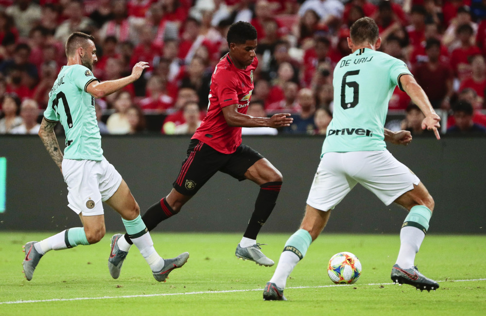 主力中场陷入合约纠纷已受影响