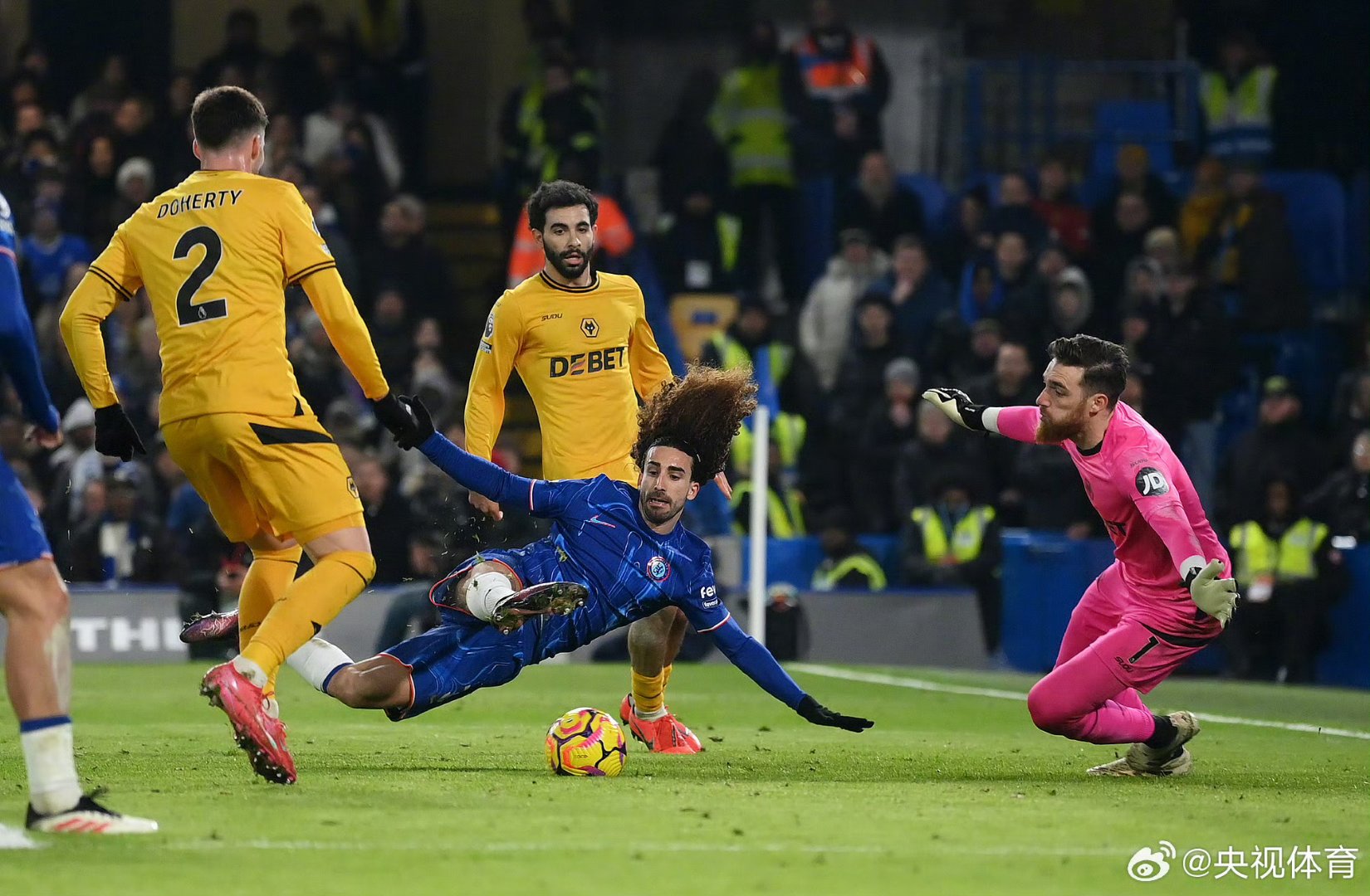 切尔西客场击败瓦伦西亚,实现惊险晋级 切尔西客场击败瓦伦西亚,实现惊险晋级