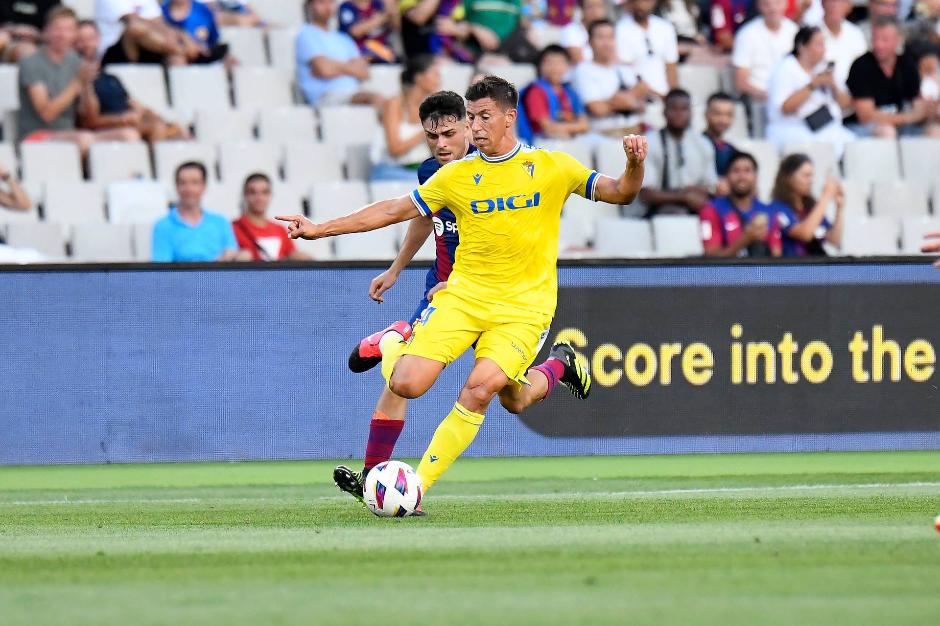 马德里竞技击败塞维利亚,西甲劲旅豪取三分 马德里竞技击败塞维利亚,西甲劲旅豪取三分