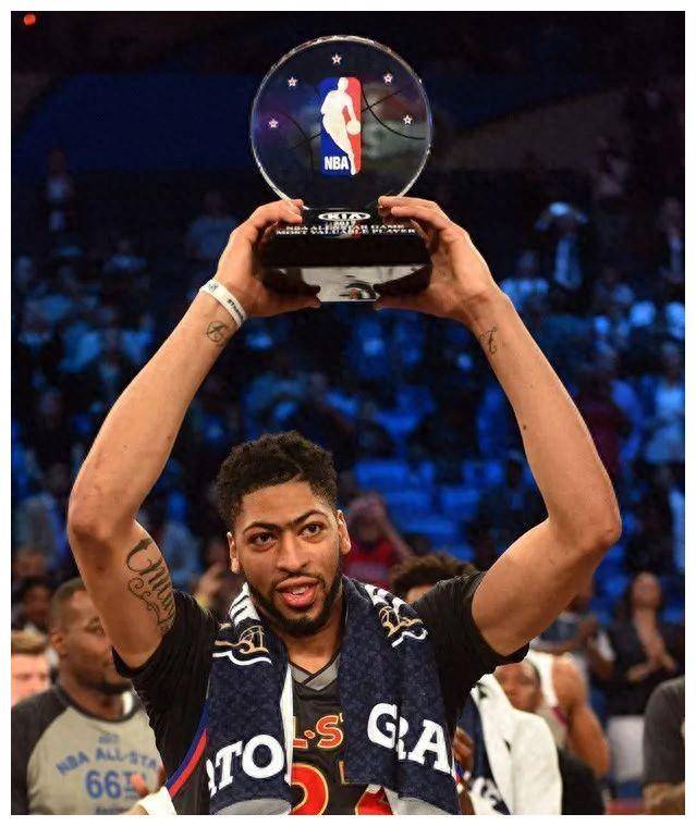 爱游戏登录-关于篮球巨星技惊四座，场上绝世风采的信息