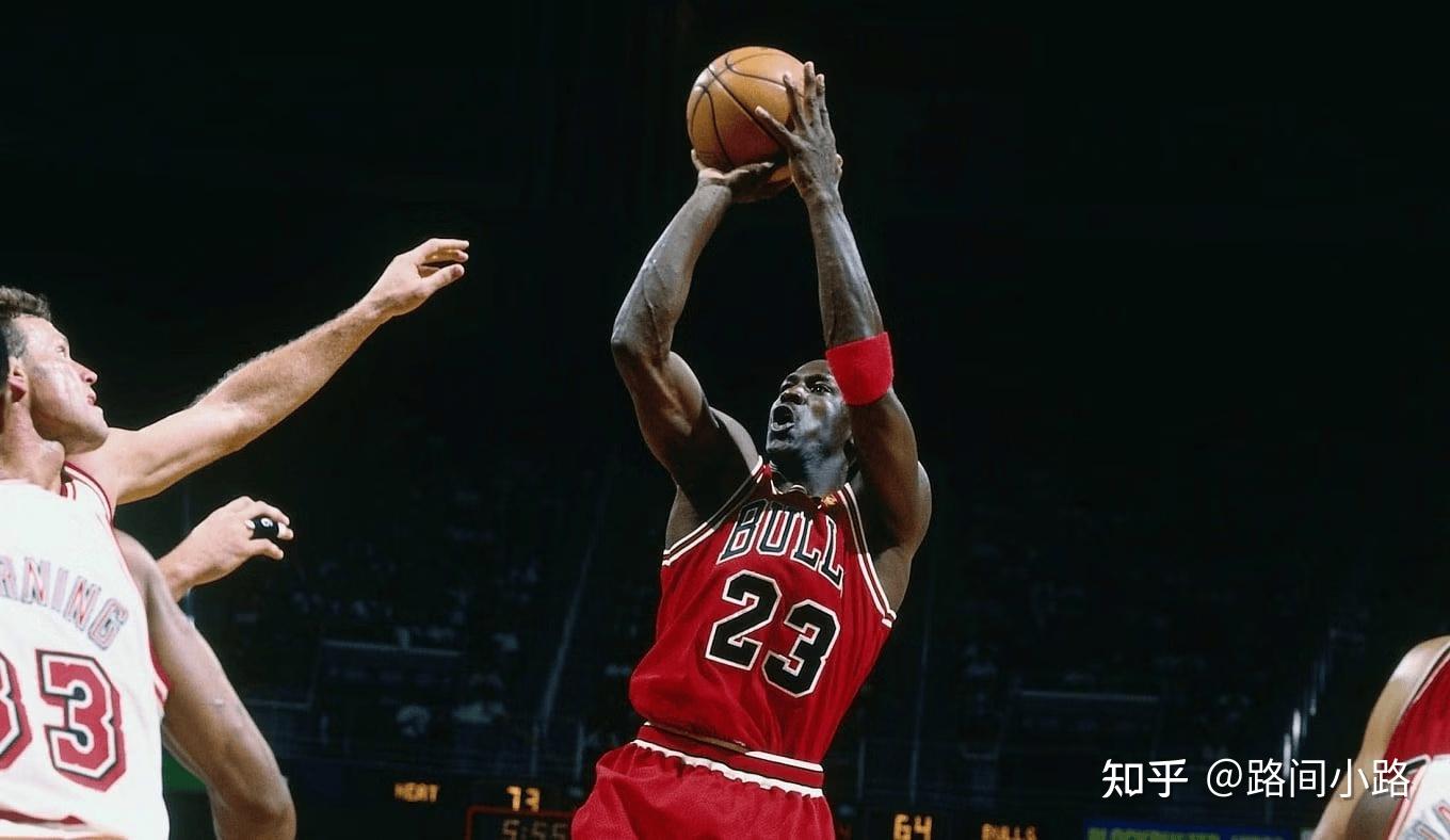 关于篮球巨星技惊四座，场上绝世风采的信息