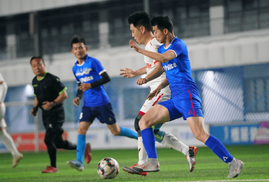 北京足球俱乐部闯入四强