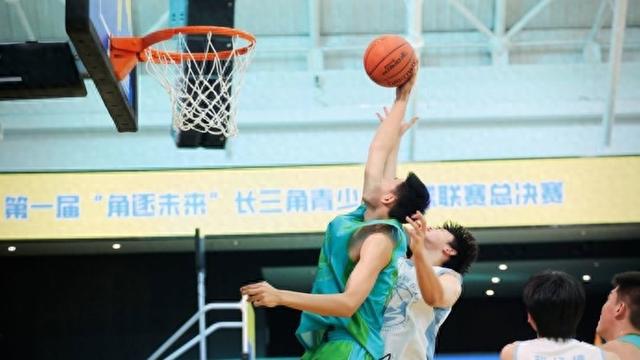 爱游戏注册-篮球青年锦标赛在国内举行，激烈角逐