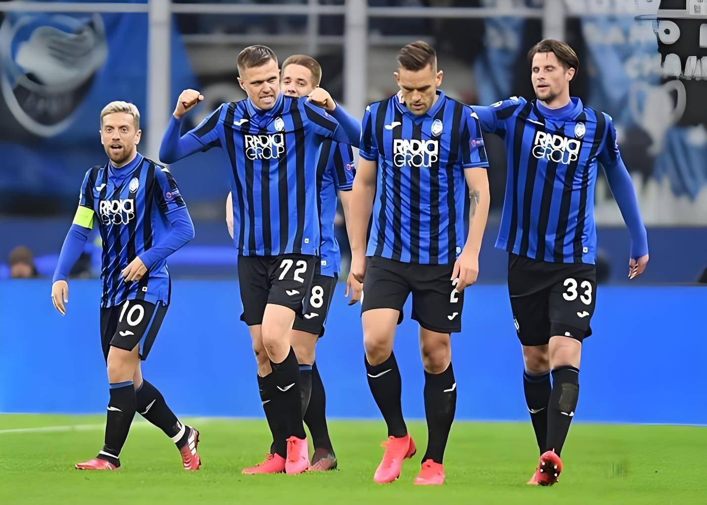 斯图加特队在客场比赛中大获全胜 斯图加特队在客场比赛中大获全胜