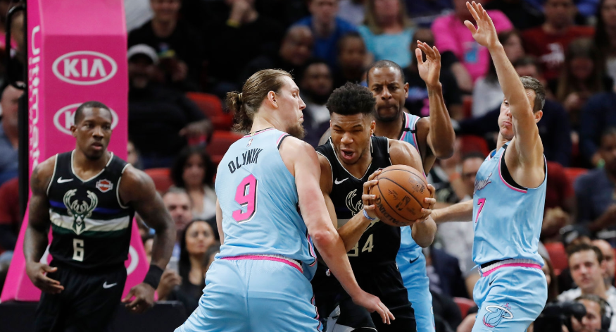 爱游戏亚洲官网-新疆天山雄鹿狂胜对手，继续高歌猛进