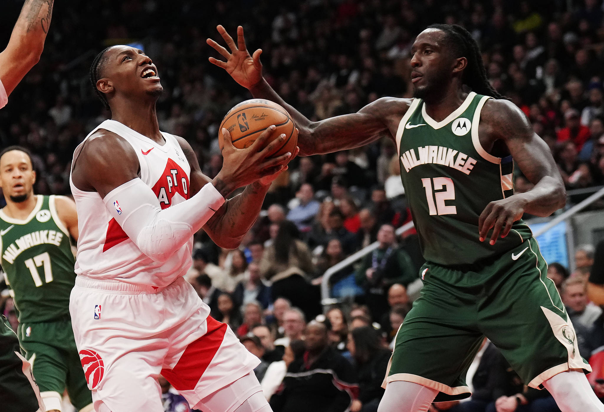 关于雄鹿主场告负，字母哥突围困难！的信息