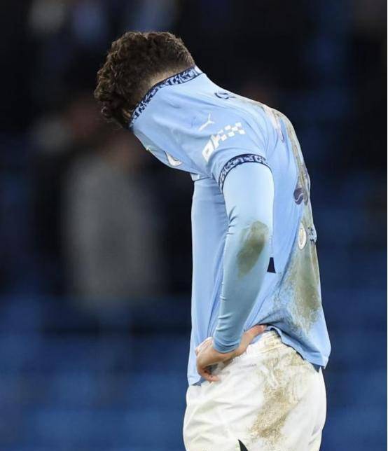 比赛中遭遇重大失误的运动员 比赛中遭遇重大失误的运动员